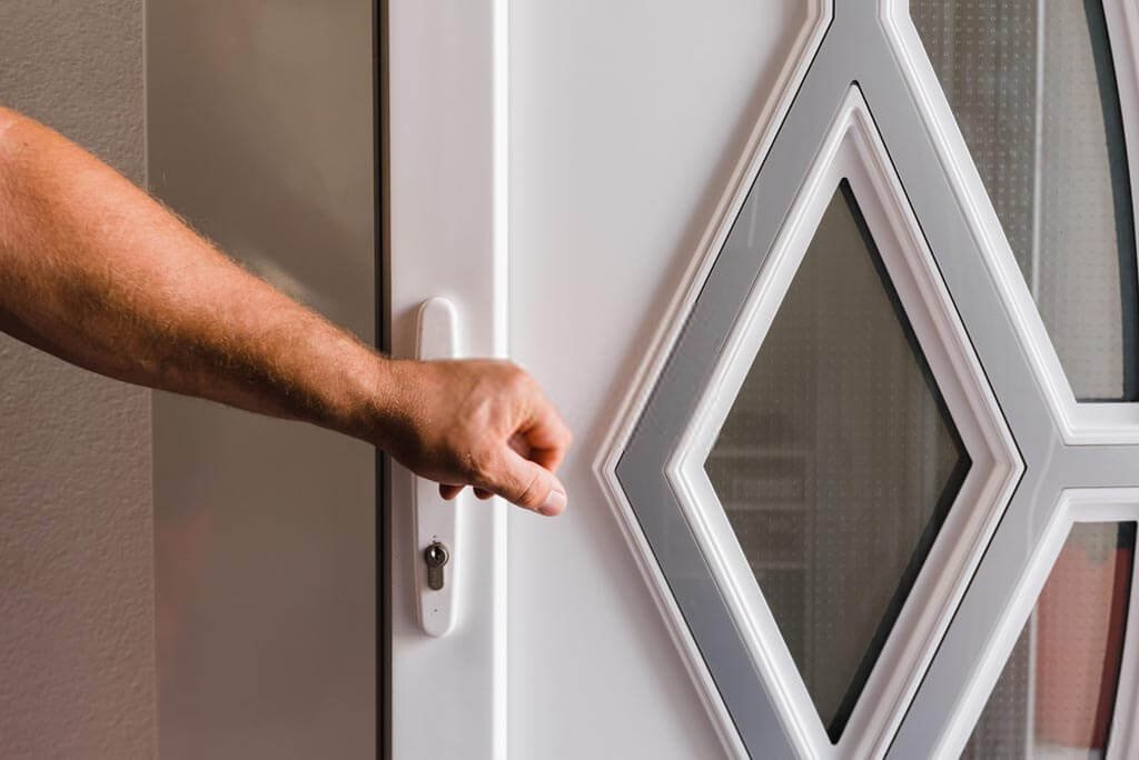 باب pvc للحمام الأمن و القوي في التصميم باب pvc للحمام